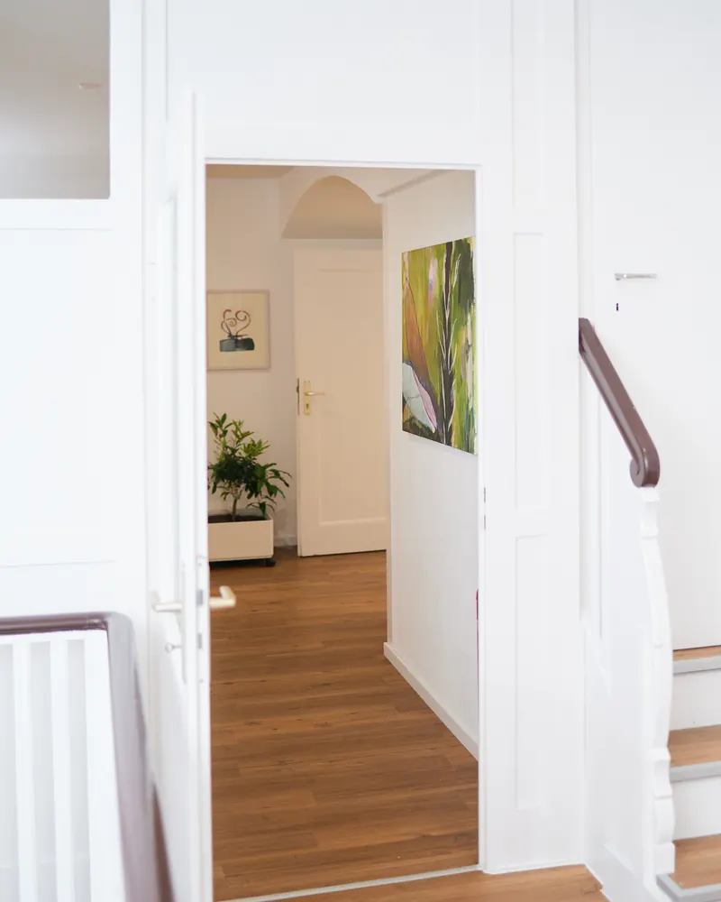 Blick durch den Flur des Notarbüros in der Haydnstraße